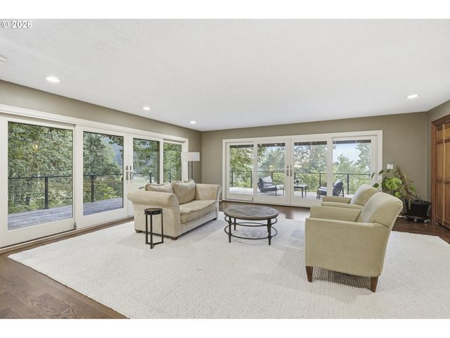 20225 S CENTRAL POINT Rd, Oregon City, OR 97045