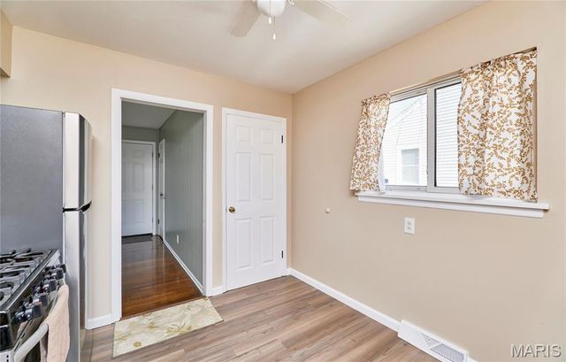 18 White Drive, St Louis, MO 63135