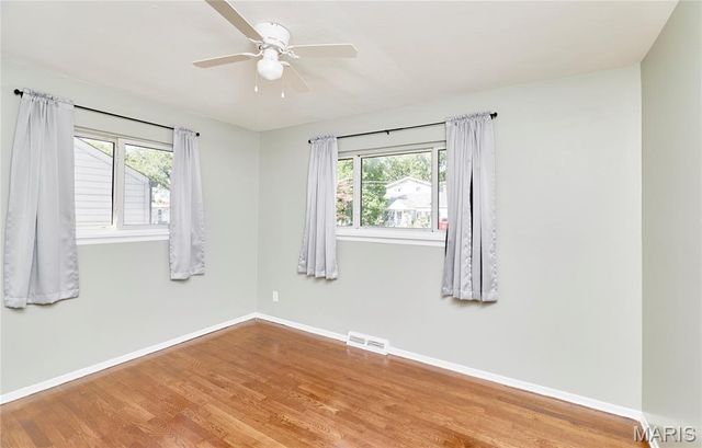 18 White Drive, St Louis, MO 63135