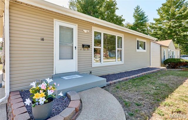 18 White Drive, St Louis, MO 63135