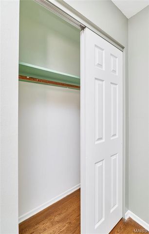 18 White Drive, St Louis, MO 63135