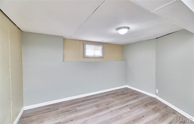 18 White Drive, St Louis, MO 63135