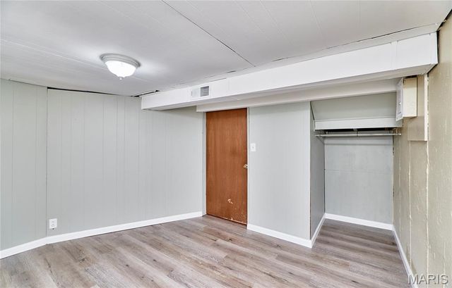 18 White Drive, St Louis, MO 63135