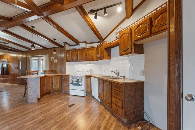 24581 S 613 Road, Grove, OK 74344