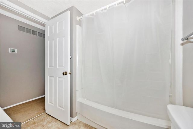 221 DIAMOND DR, Walkersville, MD 21793