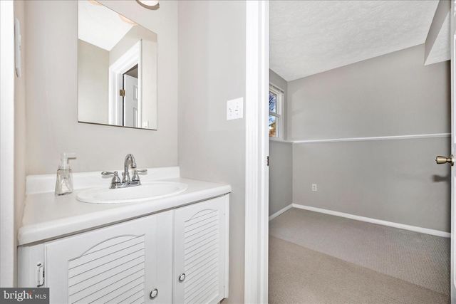 221 DIAMOND DR, Walkersville, MD 21793