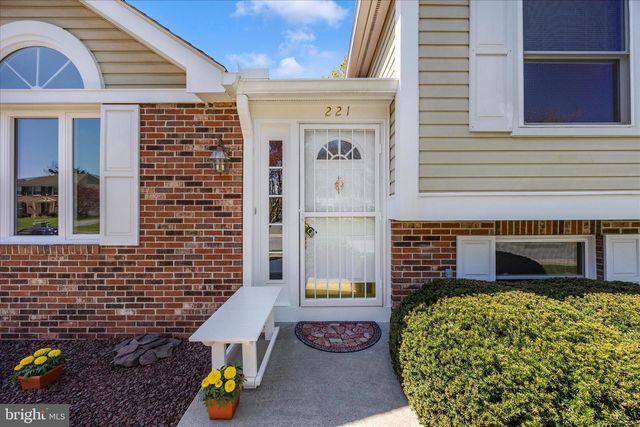 221 DIAMOND DR, Walkersville, MD 21793