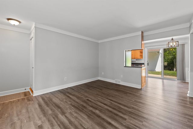 529 Rewold Drive, Rochester, MI 48307