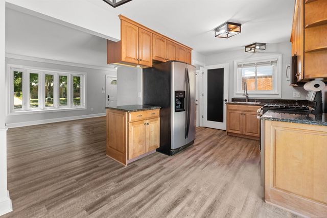 529 Rewold Drive, Rochester, MI 48307