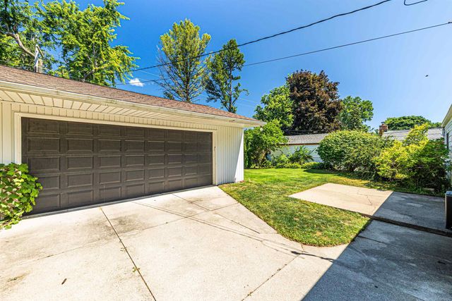 529 Rewold Drive, Rochester, MI 48307