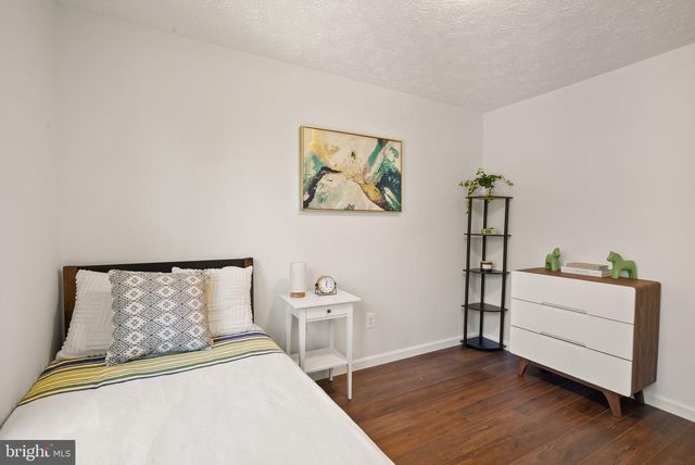 13321 HOUND RUN DR, Fairfax, VA 22033