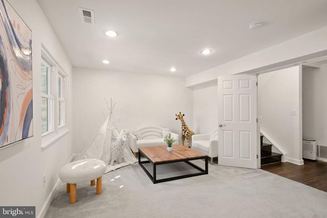 13321 HOUND RUN DR, Fairfax, VA 22033