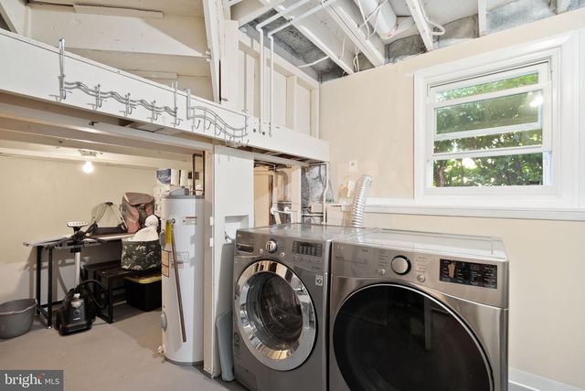 13321 HOUND RUN DR, Fairfax, VA 22033