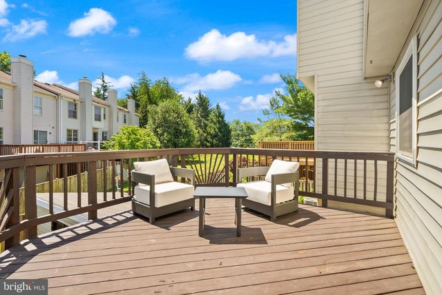 13321 HOUND RUN DR, Fairfax, VA 22033