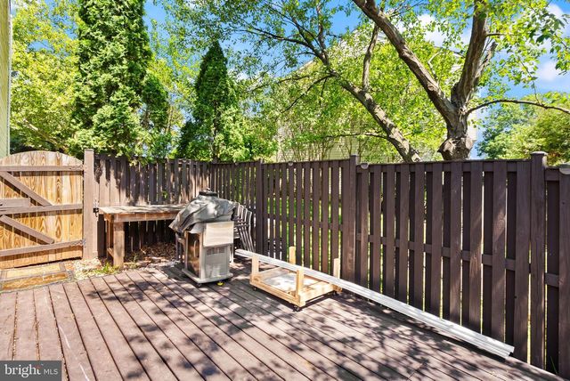 13321 HOUND RUN DR, Fairfax, VA 22033