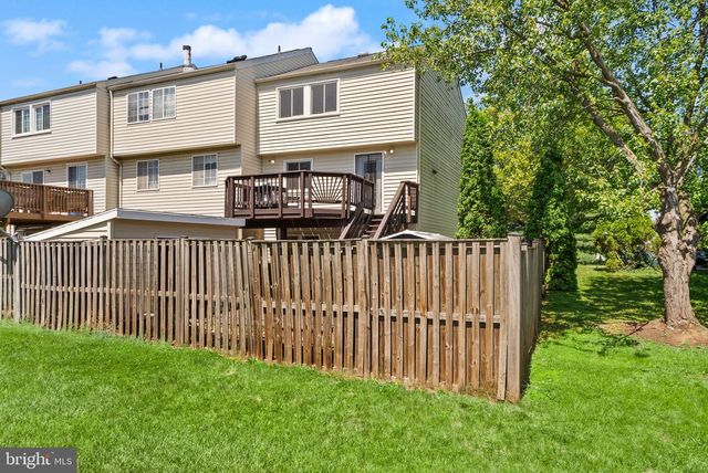 13321 HOUND RUN DR, Fairfax, VA 22033