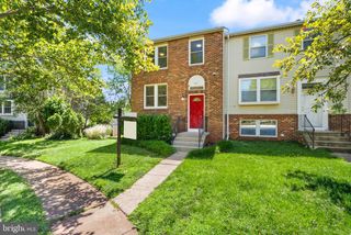 13321 HOUND RUN DR, Fairfax, VA 22033