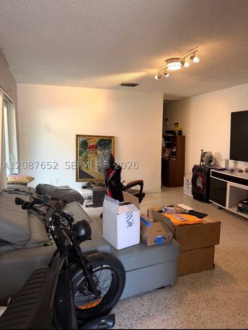 3405 SW 24th St, Miami, FL 33145