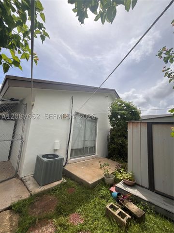 3405 SW 24th St, Miami, FL 33145