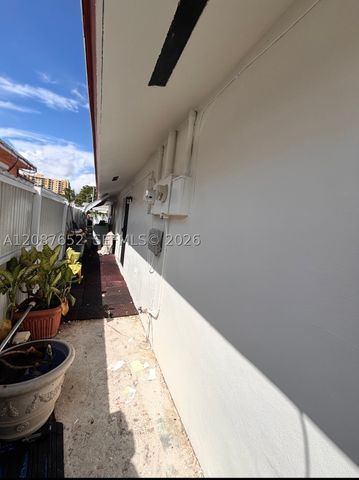 3405 SW 24th St, Miami, FL 33145