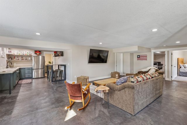 2835 Crescent Ridge Drive, Waukee, IA 50263