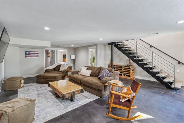 2835 Crescent Ridge Drive, Waukee, IA 50263