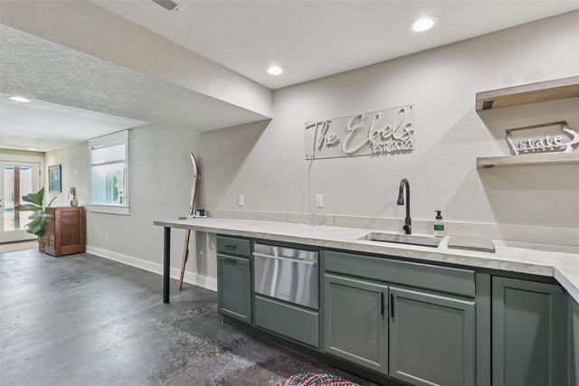 2835 Crescent Ridge Drive, Waukee, IA 50263