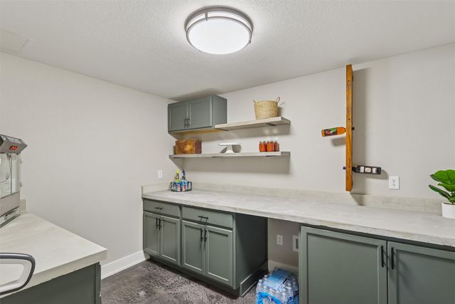 2835 Crescent Ridge Drive, Waukee, IA 50263