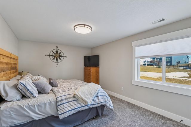 2835 Crescent Ridge Drive, Waukee, IA 50263