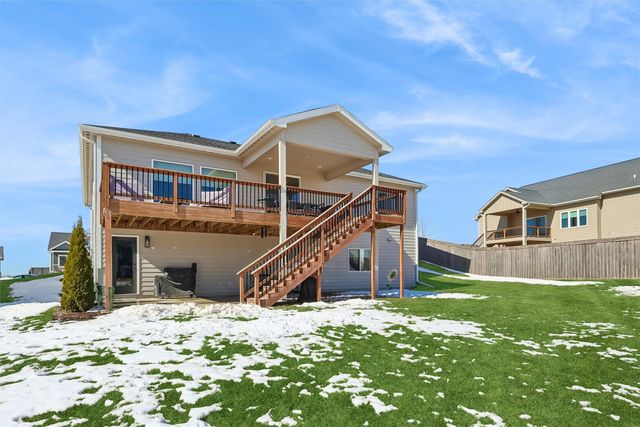 2835 Crescent Ridge Drive, Waukee, IA 50263