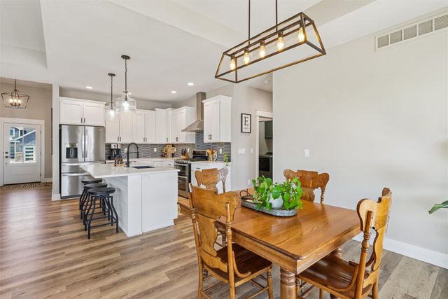 2835 Crescent Ridge Drive, Waukee, IA 50263