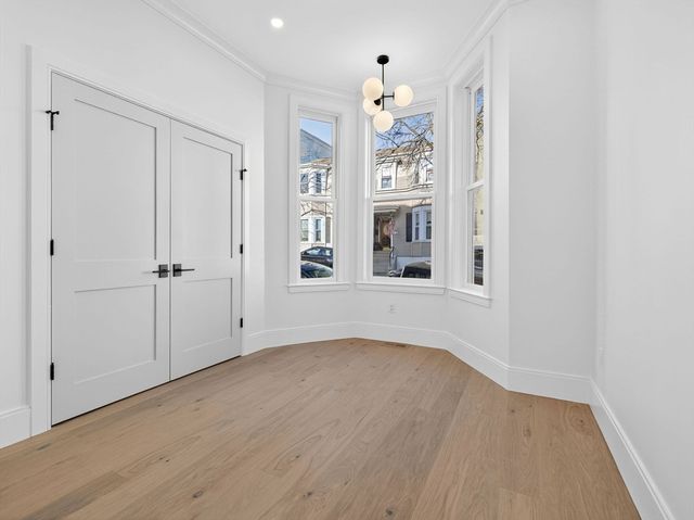 427 E 6th St 1, Boston, MA 02127