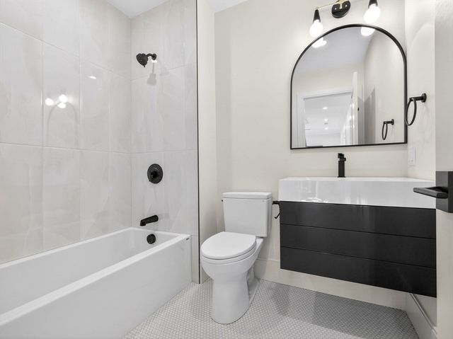 427 E 6th St 1, Boston, MA 02127