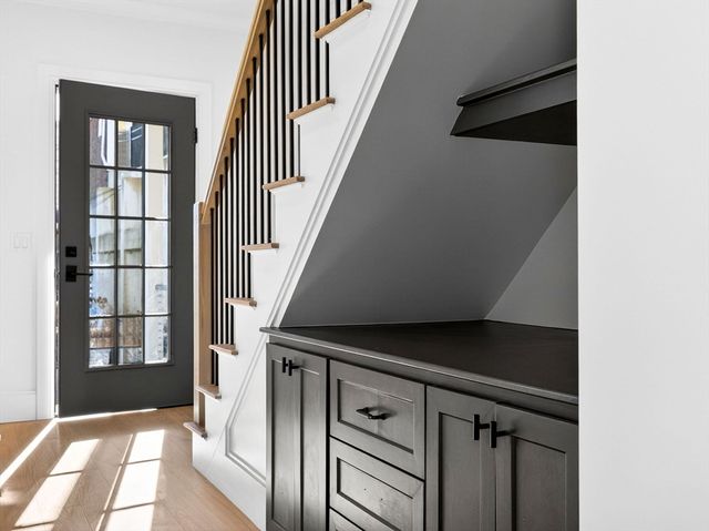 427 E 6th St 1, Boston, MA 02127