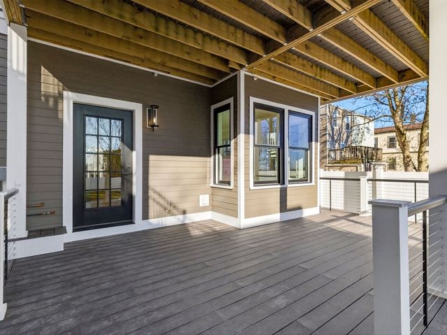 427 E 6th St 1, Boston, MA 02127