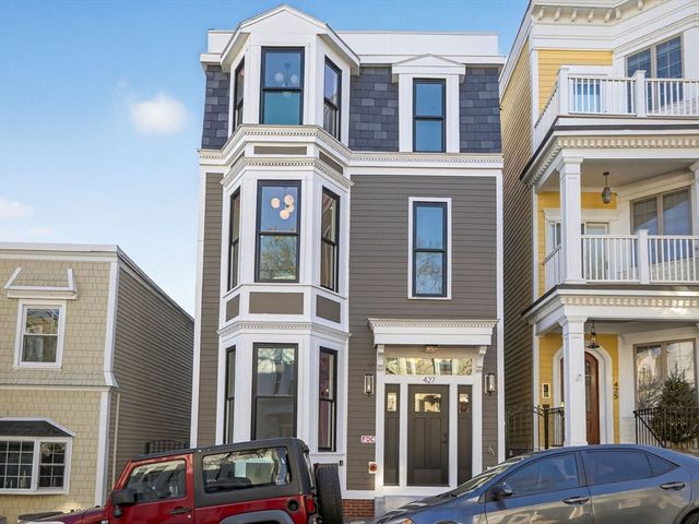 427 E 6th St 1, Boston, MA 02127