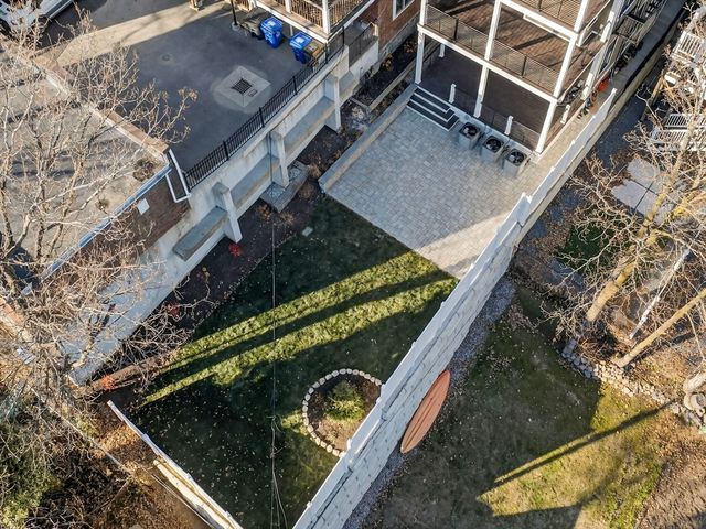 427 E 6th St 1, Boston, MA 02127