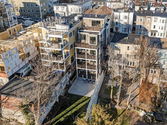 427 E 6th St 1, Boston, MA 02127