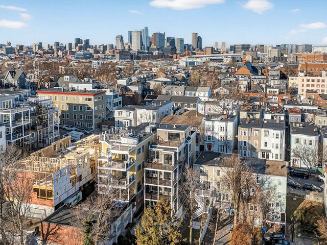 427 E 6th St 1, Boston, MA 02127
