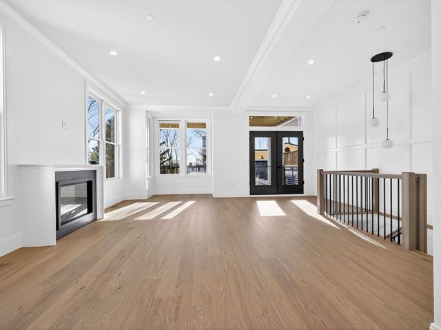 427 E 6th St 1, Boston, MA 02127