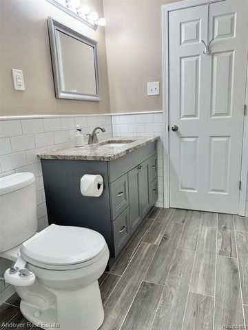 14194 Park Street, Livonia, MI 48154