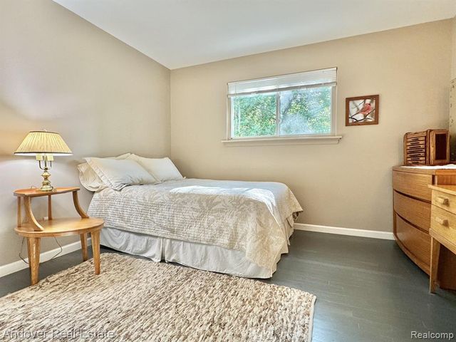 14194 Park Street, Livonia, MI 48154