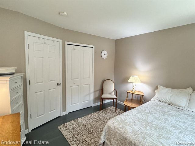 14194 Park Street, Livonia, MI 48154