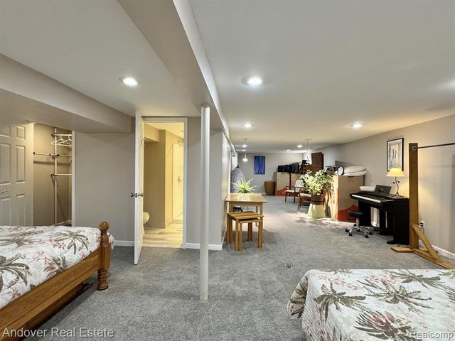 14194 Park Street, Livonia, MI 48154