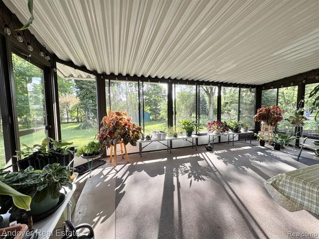 14194 Park Street, Livonia, MI 48154