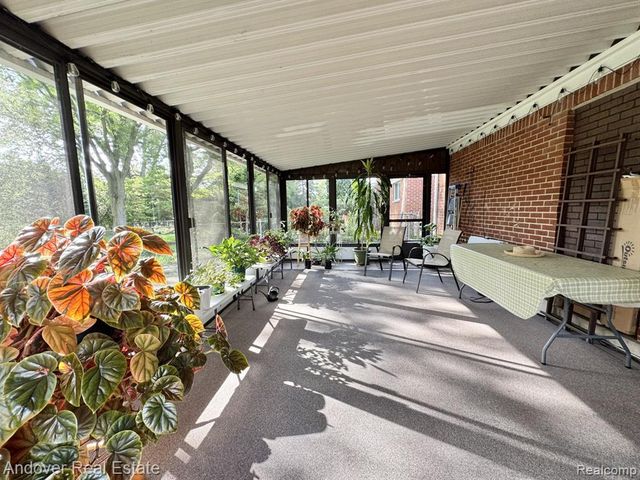 14194 Park Street, Livonia, MI 48154