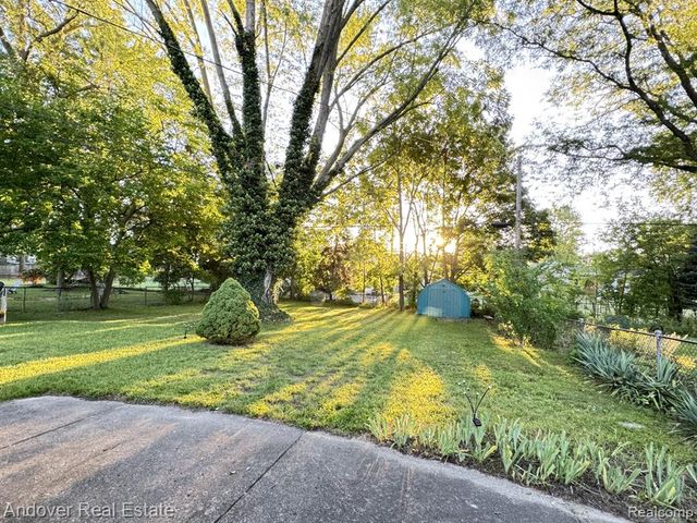 14194 Park Street, Livonia, MI 48154
