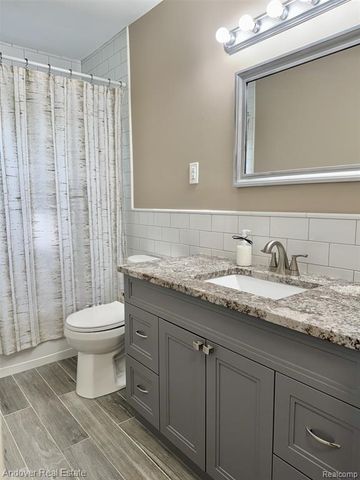 14194 Park Street, Livonia, MI 48154