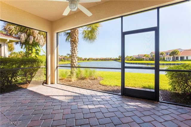 13515 Cambridge LN, Naples, FL 34109