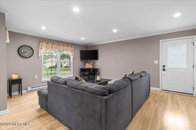 917A Liverpool Circle, Manchester, NJ 08759